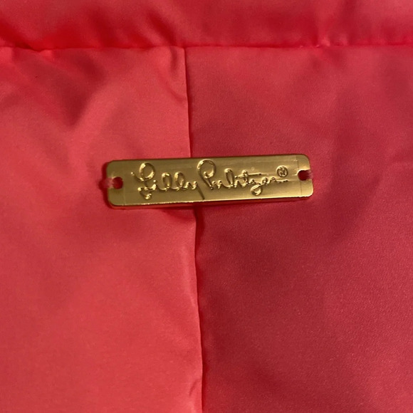 Lilly Pulitzer puffer vest - size small -down/feather filling - gold accents - Picture 8 of 8
